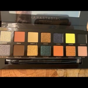 Anastasia Beverly Hills Prism Palette